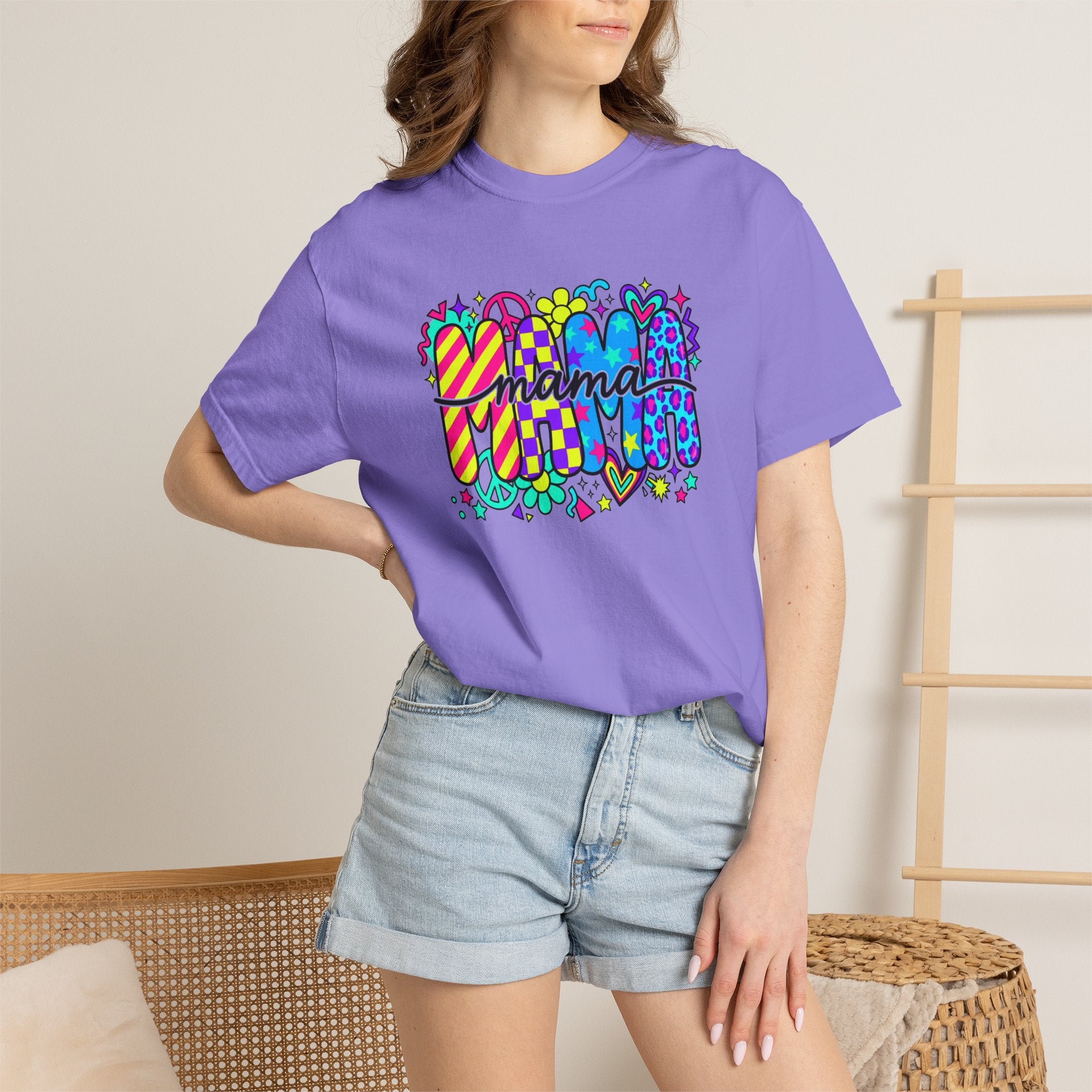 Mama Pop Art T-Shirt — Colorful Retro Mom Graphic Tee